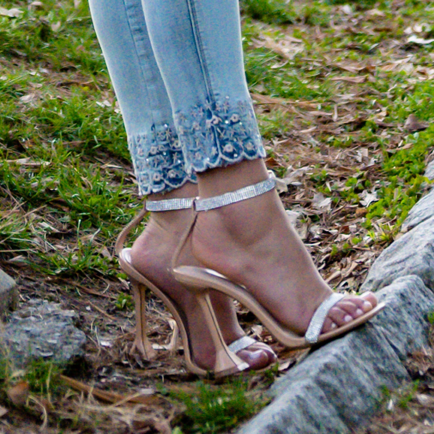 Scalloped Embroidered Eyelet Hem Capris