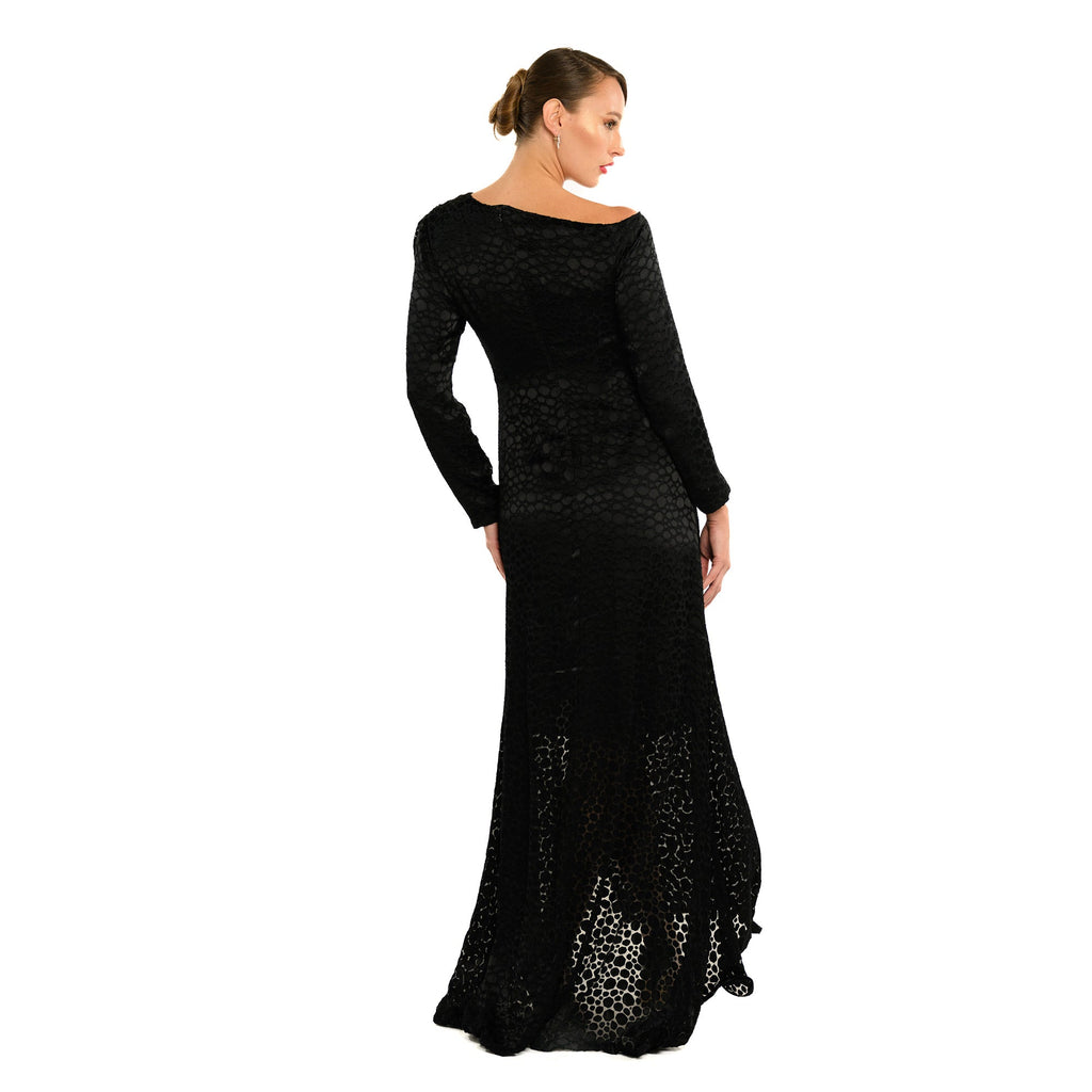 The Asymmetric Shoulder Side Slit Classic